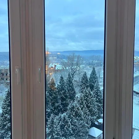 Apartment стильна нова з видом на гори та вітряки *