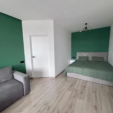 Apartment стильна нова з видом на гори та вітряки Truskavets