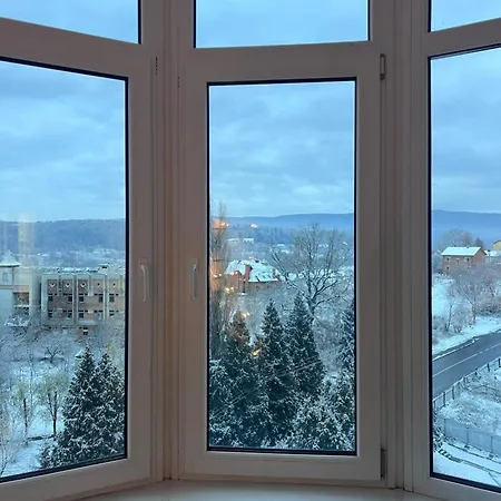 Apartment стильна нова з видом на гори та вітряки *