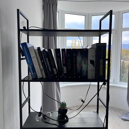 стильна нова з видом на гори та вітряки Апартаменты *