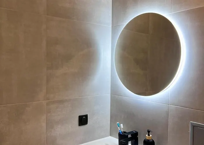 стильна нова з видом на гори та вітряки Апартаменты Трускавец